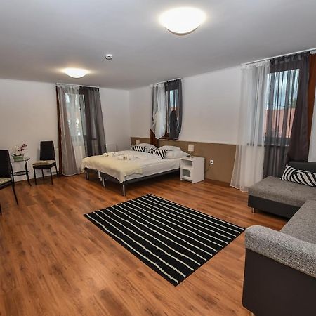 E-Vasko Panzio Borpince Bed and Breakfast Tokaj Εξωτερικό φωτογραφία