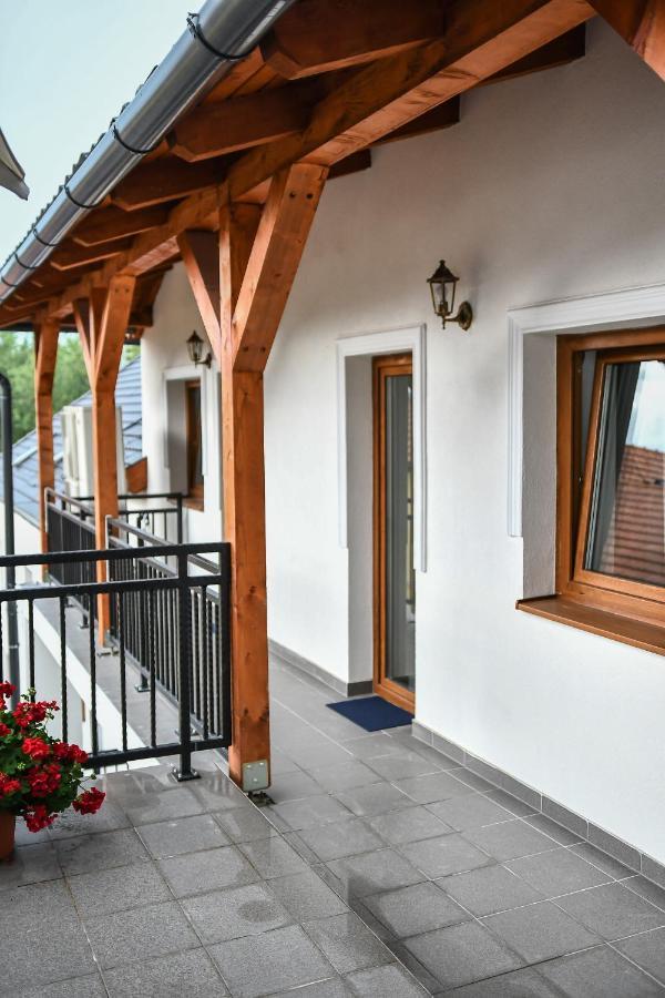 E-Vasko Panzio Borpince Bed and Breakfast Tokaj Εξωτερικό φωτογραφία