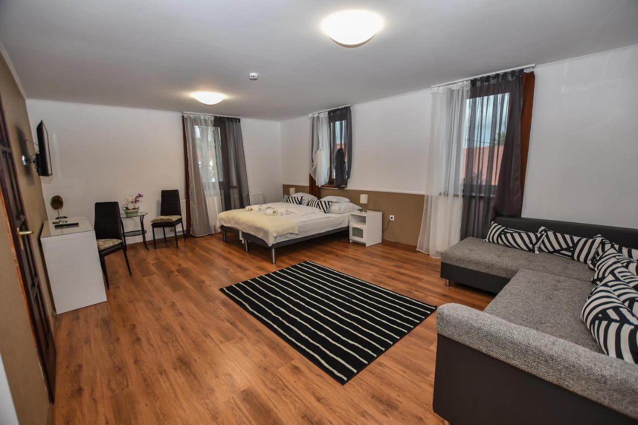 E-Vasko Panzio Borpince Bed and Breakfast Tokaj Εξωτερικό φωτογραφία